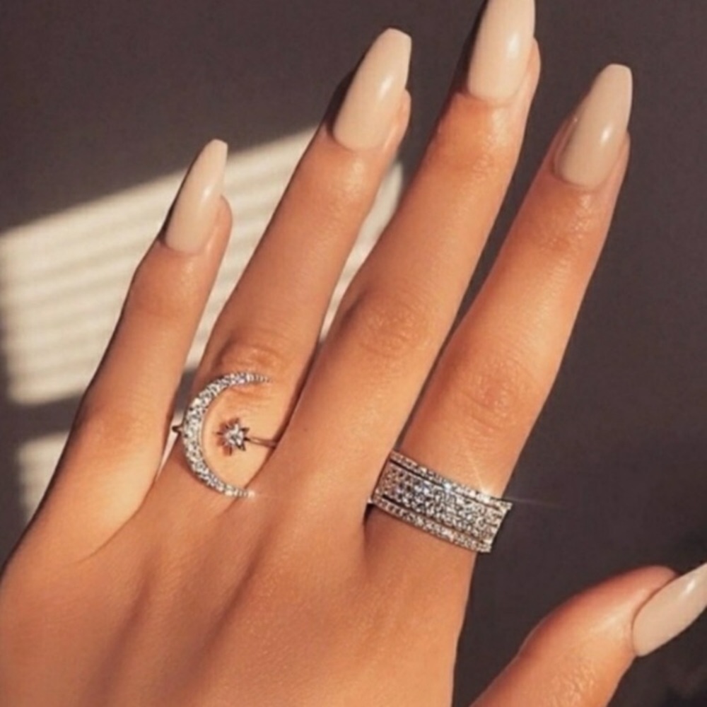 **New Silver Crescent Moon & Star Resizeable Ring - Picture 3 of 8
